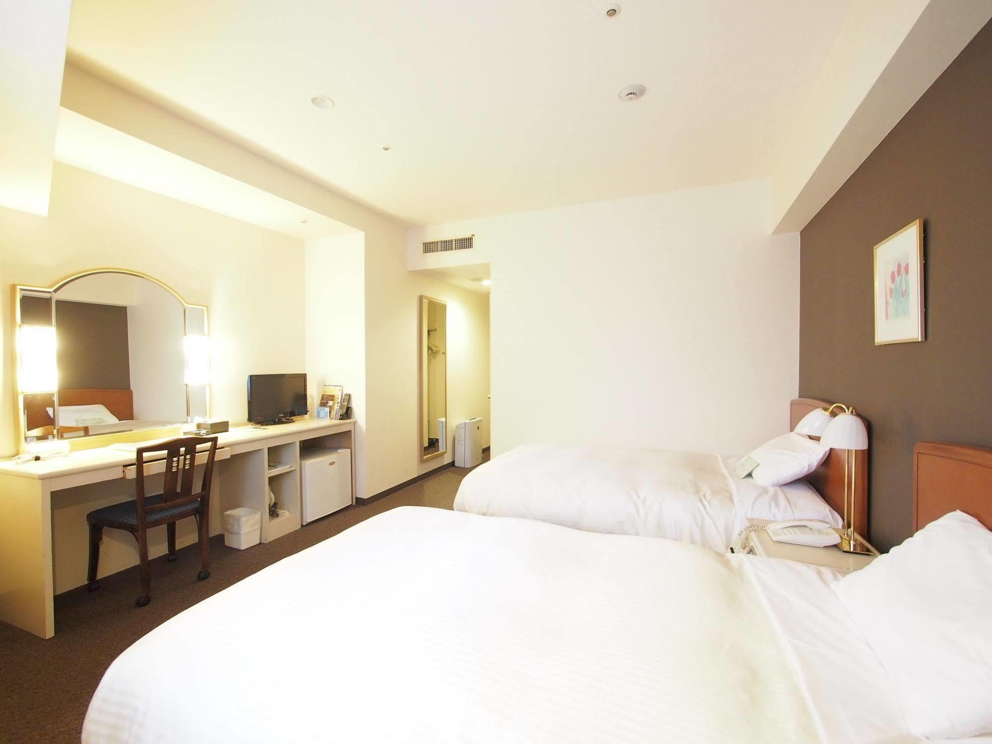 Yokohama Isezakicho Washington Hotel Екстериор снимка