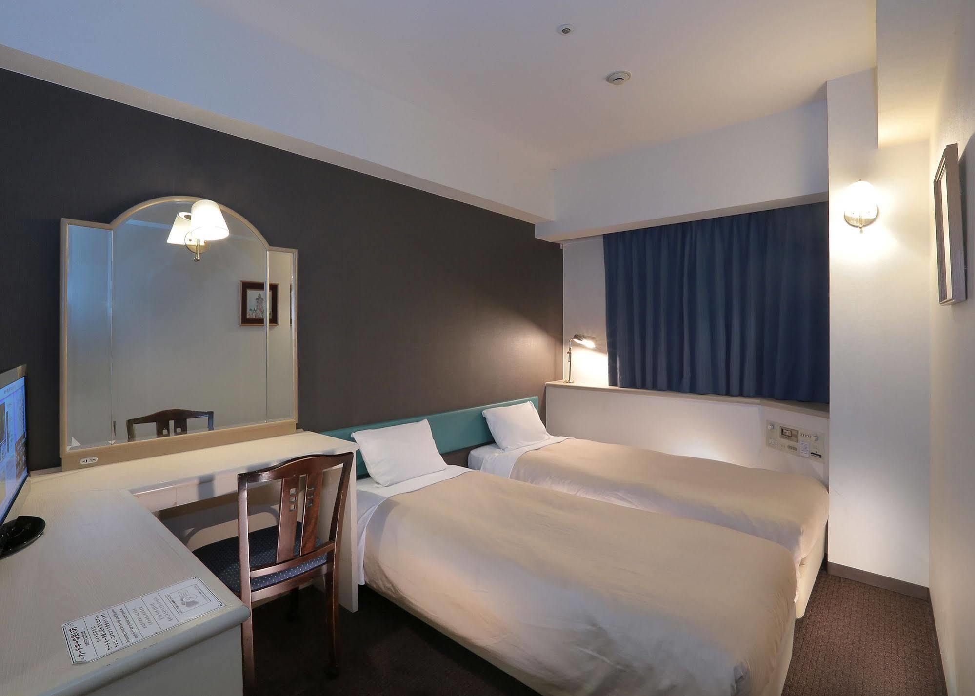 Yokohama Isezakicho Washington Hotel Екстериор снимка