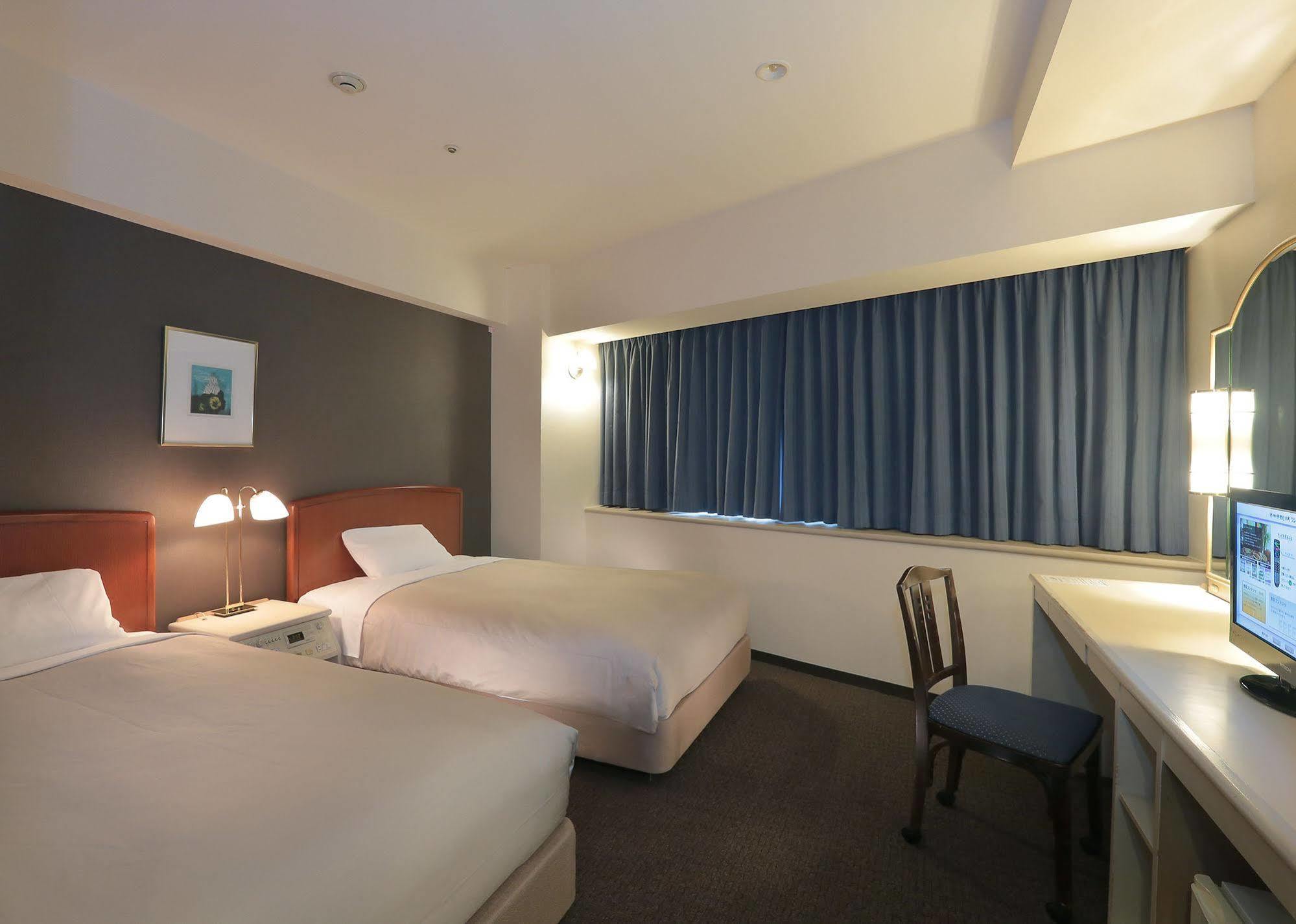 Yokohama Isezakicho Washington Hotel Екстериор снимка